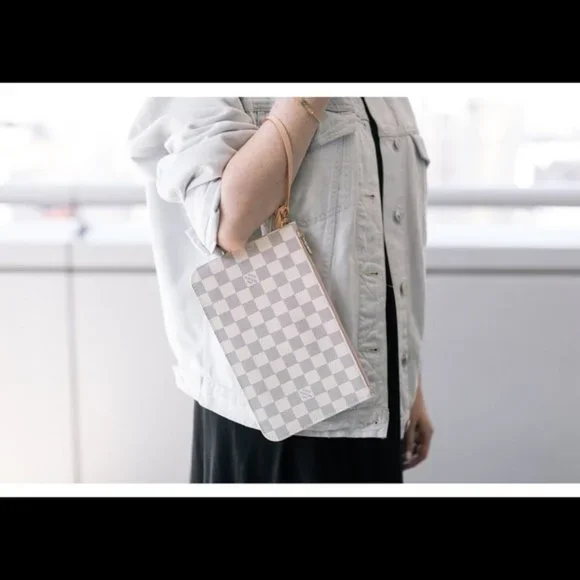 Auth NEW Louis Vuitton Azur neverfull wristlet GM beige interior - Picture 4 of 8